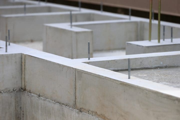 住宅の基礎工事の施工現場
